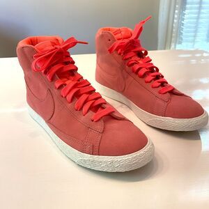 NWOT Nike Blazer Hot Punch Casual‎ Sneakers Boys Size 7Y Pink Suede 895850-605